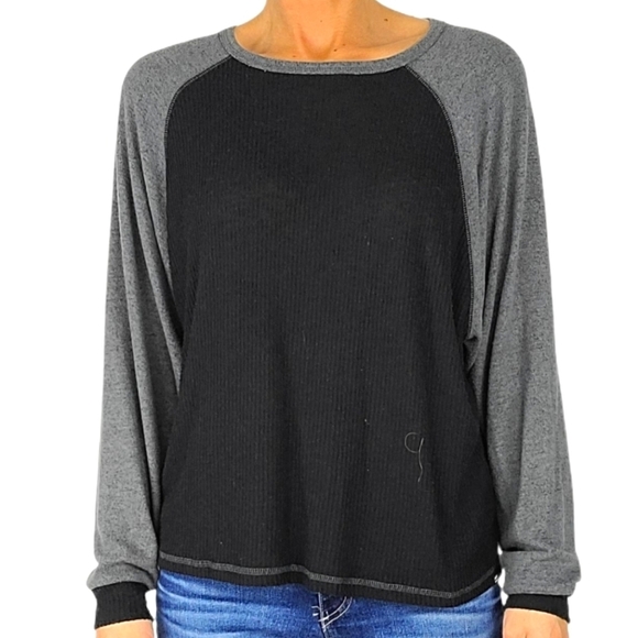 Billabong Thermal Raglan Top Size XSmall Loose Fit Black Grey - Picture 1 of 4
